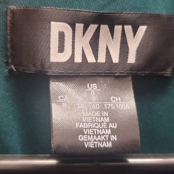 NWOT DKNY Cape Flutter Sleeve Sheath Pine Forest Green Dress Women Size 8 - Picture 3 of 4